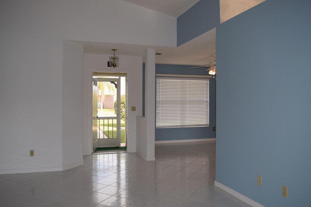 For Sale: $270,000 (2 beds, 2 baths, 1305 Square Feet)