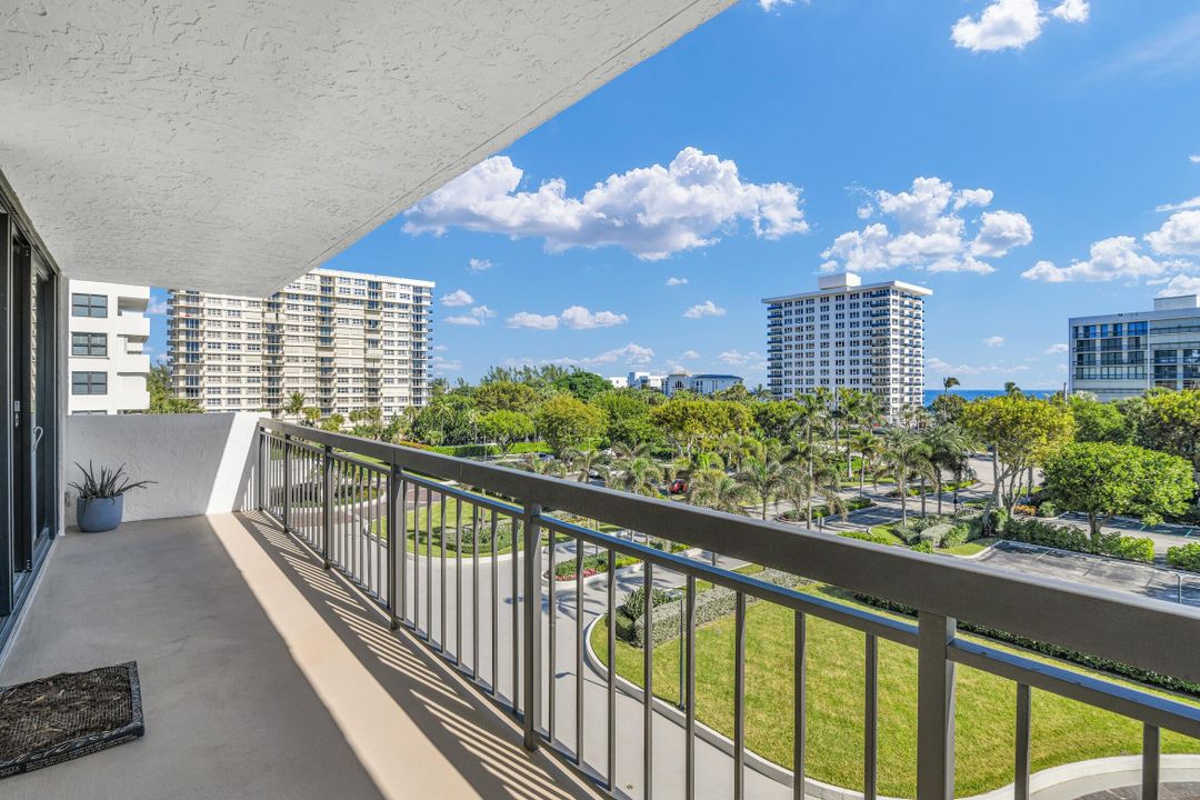 For Sale: $995,000 (3 beds, 2 baths, 2038 Square Feet)