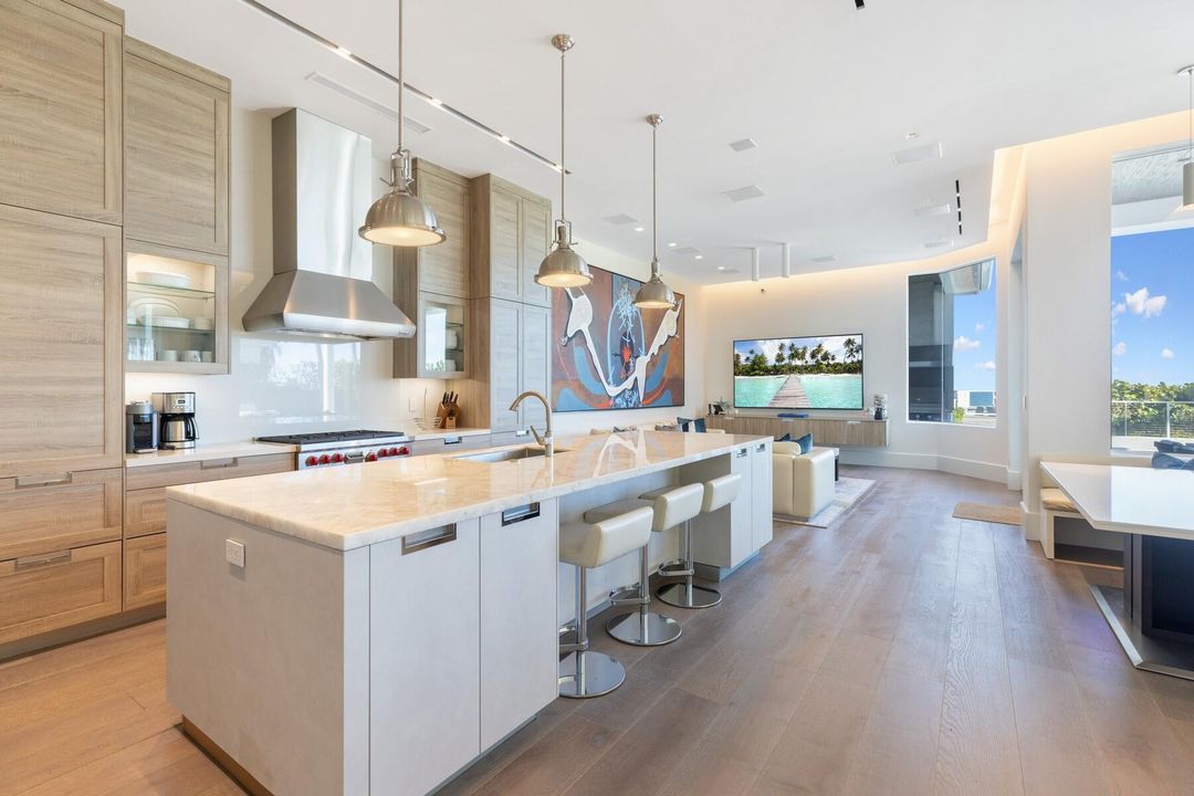 For Sale: $9,950,000 (7 beds, 8 baths, 5648 Square Feet)