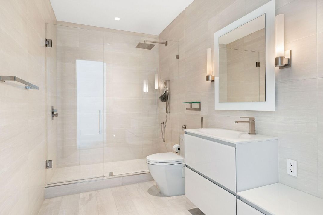 For Sale: $9,950,000 (7 beds, 8 baths, 5648 Square Feet)