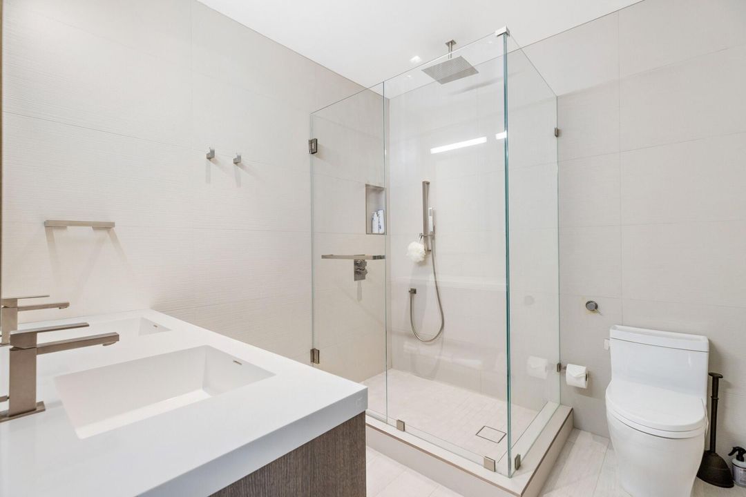 For Sale: $9,950,000 (7 beds, 8 baths, 5648 Square Feet)