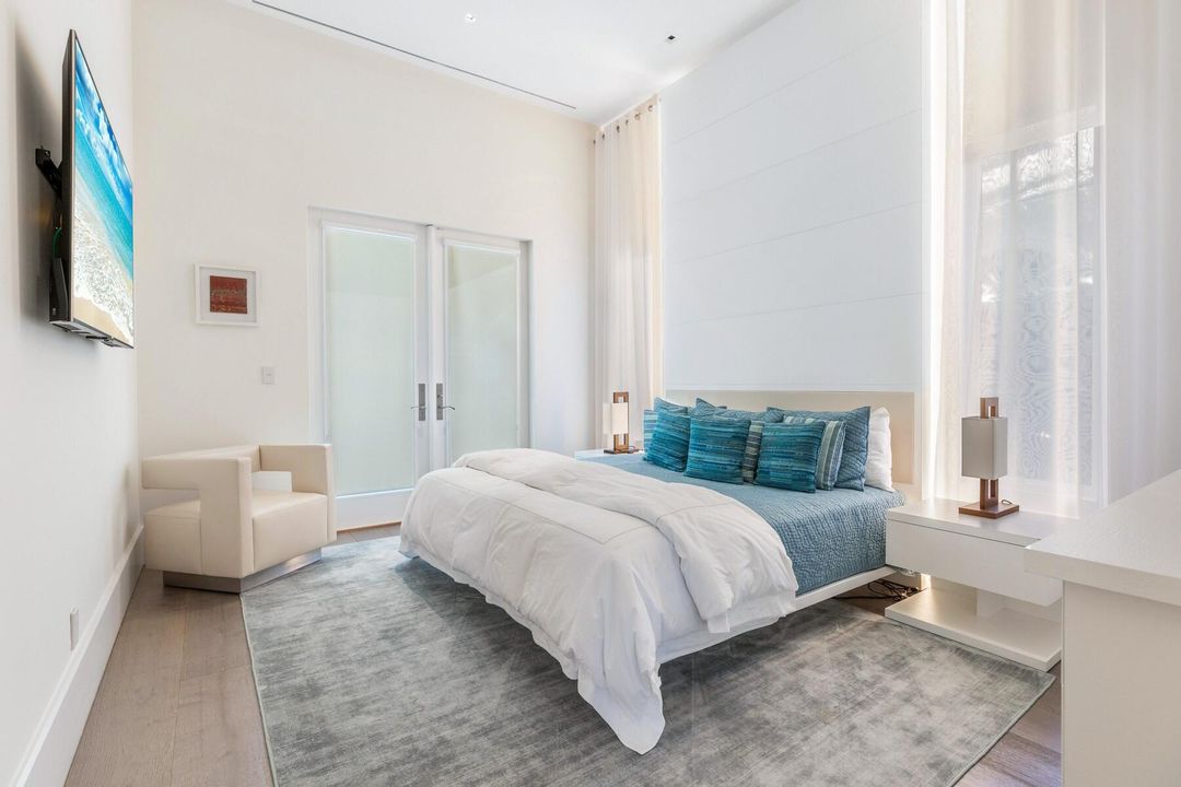 For Sale: $9,950,000 (7 beds, 8 baths, 5648 Square Feet)