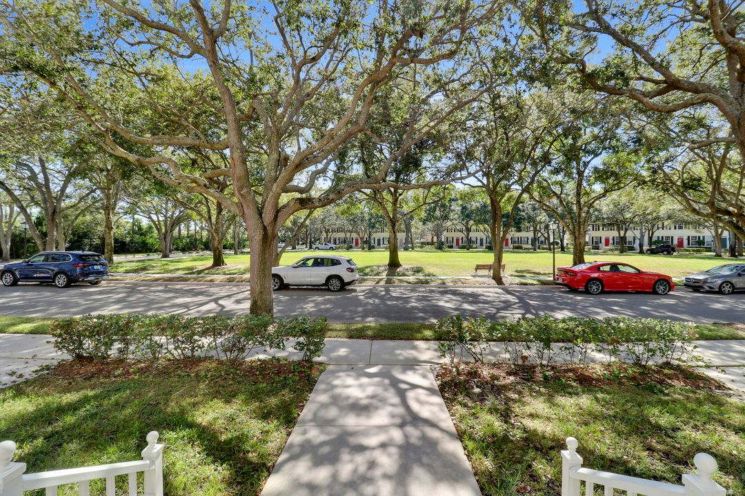 For Sale: $560,000 (3 beds, 2 baths, 1401 Square Feet)