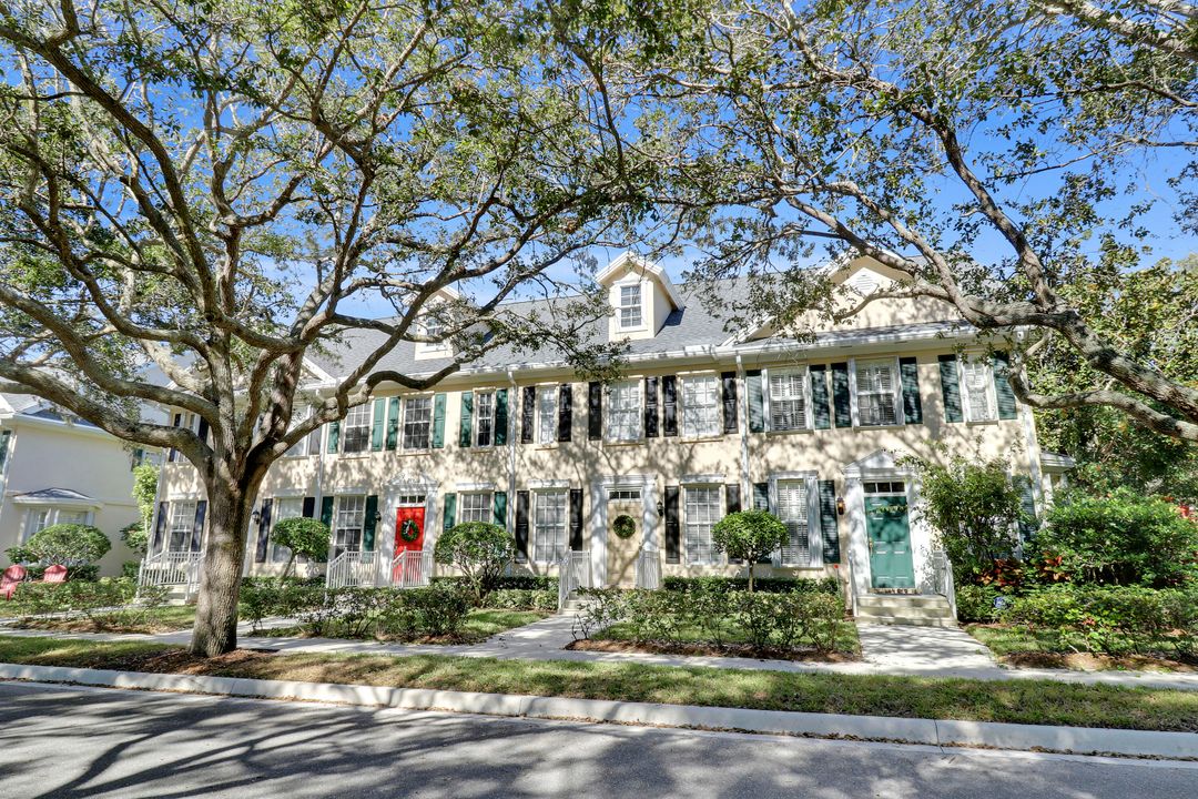 For Sale: $560,000 (3 beds, 2 baths, 1401 Square Feet)