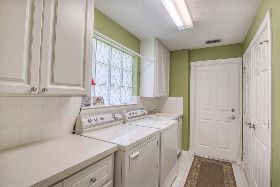 For Sale: $475,000 (2 beds, 2 baths, 1526 Square Feet)