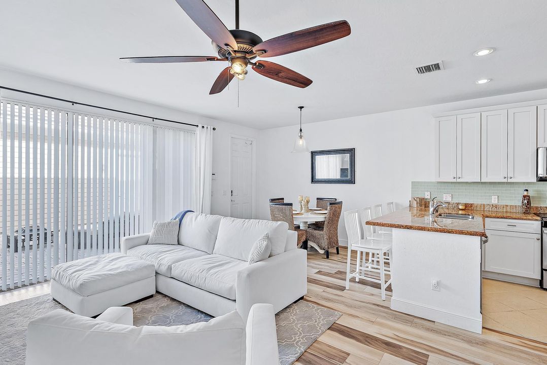 For Sale: $699,000 (3 beds, 2 baths, 1890 Square Feet)