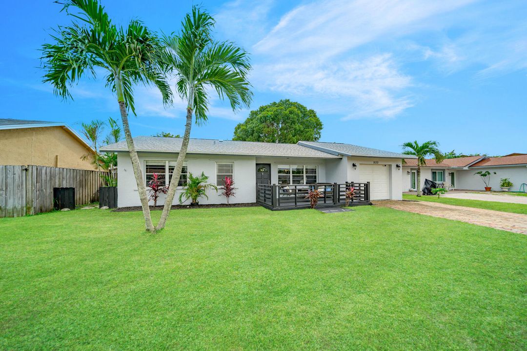 For Sale: $499,900 (3 beds, 2 baths, 1335 Square Feet)