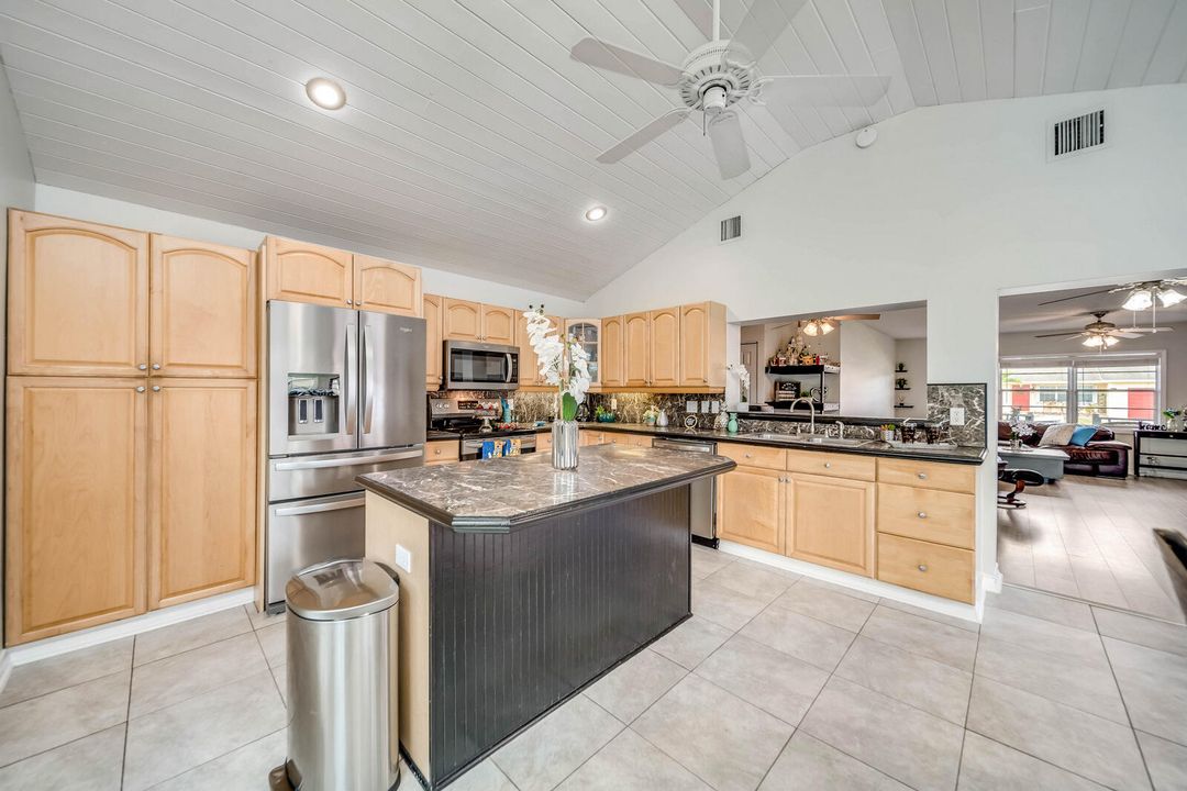 For Sale: $499,900 (3 beds, 2 baths, 1335 Square Feet)