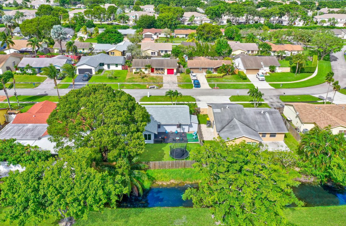 For Sale: $499,900 (3 beds, 2 baths, 1335 Square Feet)