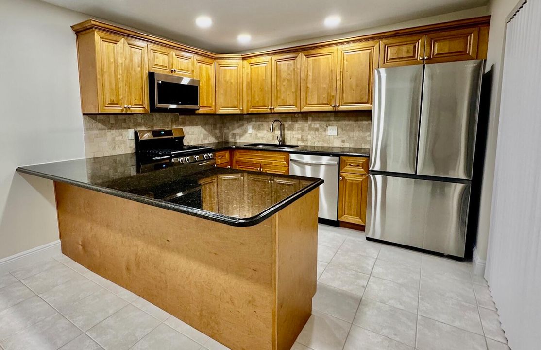 For Sale: $317,500 (3 beds, 2 baths, 1392 Square Feet)