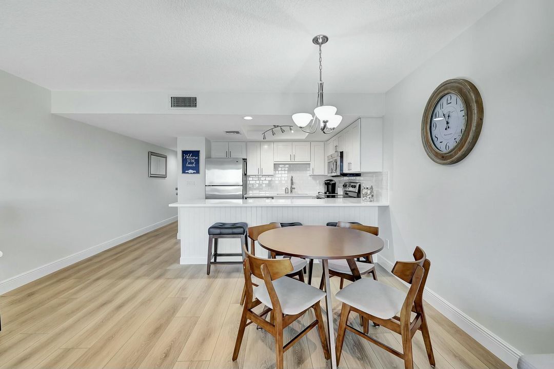 For Sale: $595,000 (1 beds, 1 baths, 650 Square Feet)