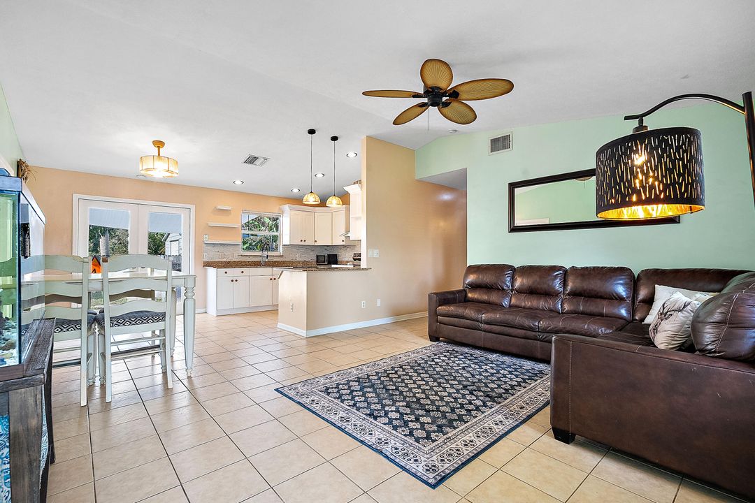 For Sale: $372,000 (3 beds, 2 baths, 1032 Square Feet)