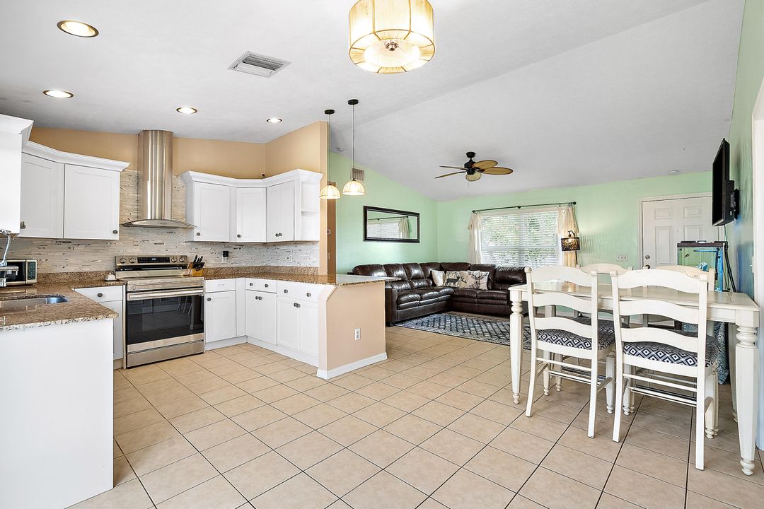 For Sale: $372,000 (3 beds, 2 baths, 1032 Square Feet)