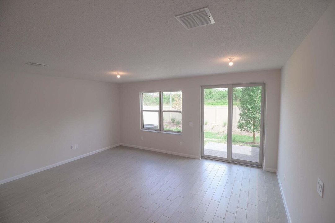 For Rent: $2,700 (3 beds, 2 baths, 1475 Square Feet)