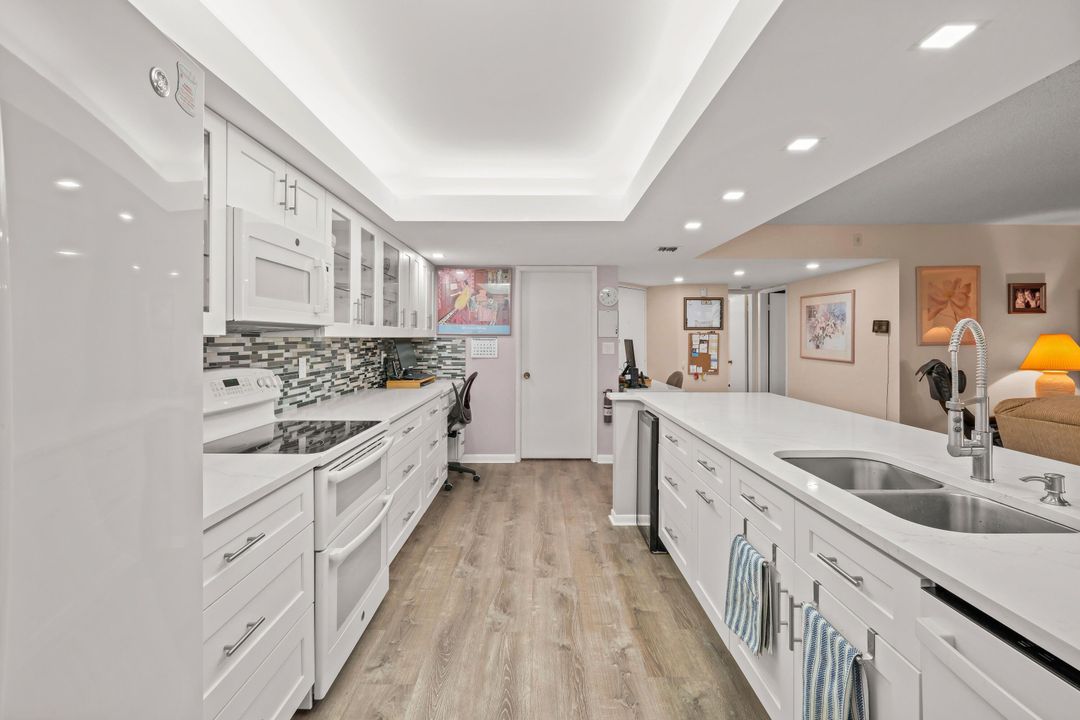 For Sale: $397,500 (2 beds, 2 baths, 1290 Square Feet)