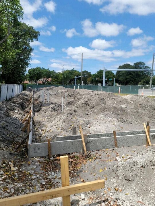 Active With Contract: $599,000 (4 beds, 3 baths, 1735 Square Feet)