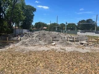 Active With Contract: $599,000 (4 beds, 3 baths, 1735 Square Feet)