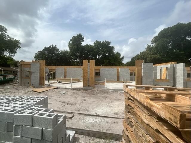 Active With Contract: $599,000 (4 beds, 3 baths, 1735 Square Feet)