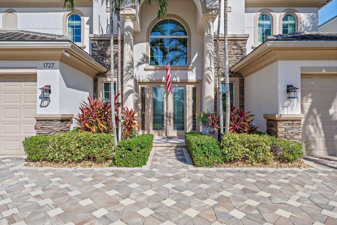 For Sale: $3,995,000 (5 beds, 5 baths, 4702 Square Feet)