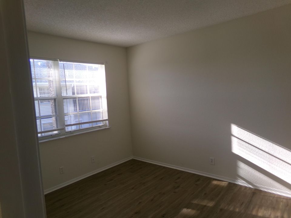 For Rent: $1,700 (2 beds, 2 baths, 782 Square Feet)