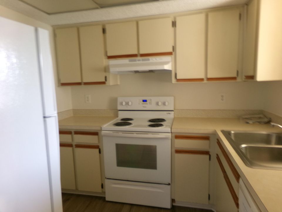 For Rent: $1,700 (2 beds, 2 baths, 782 Square Feet)