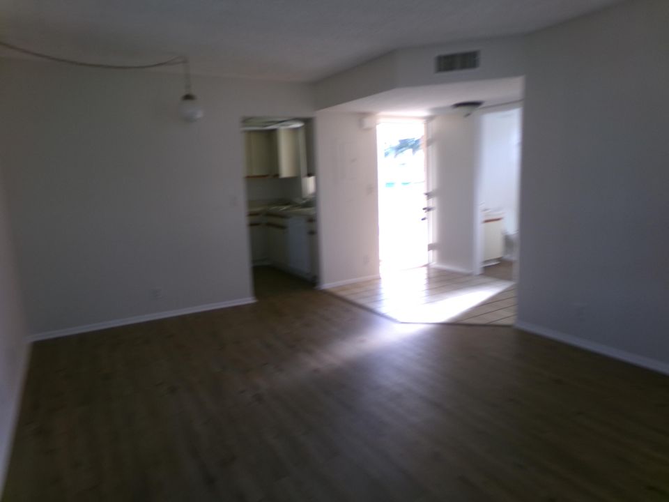 For Rent: $1,700 (2 beds, 2 baths, 782 Square Feet)