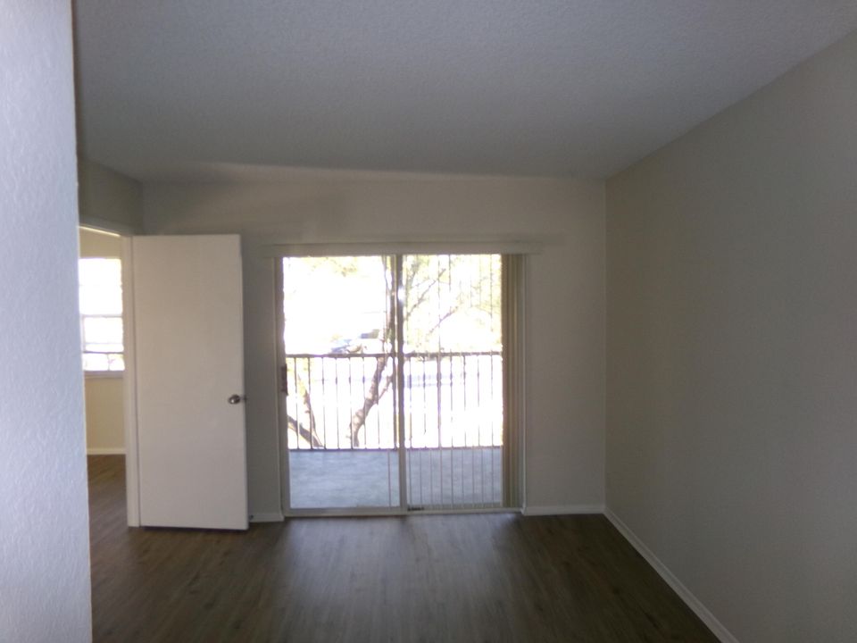 For Rent: $1,700 (2 beds, 2 baths, 782 Square Feet)