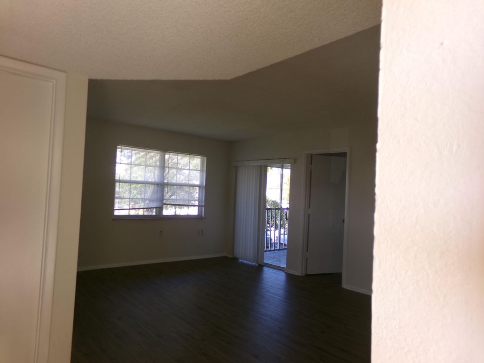 For Rent: $1,700 (2 beds, 2 baths, 782 Square Feet)