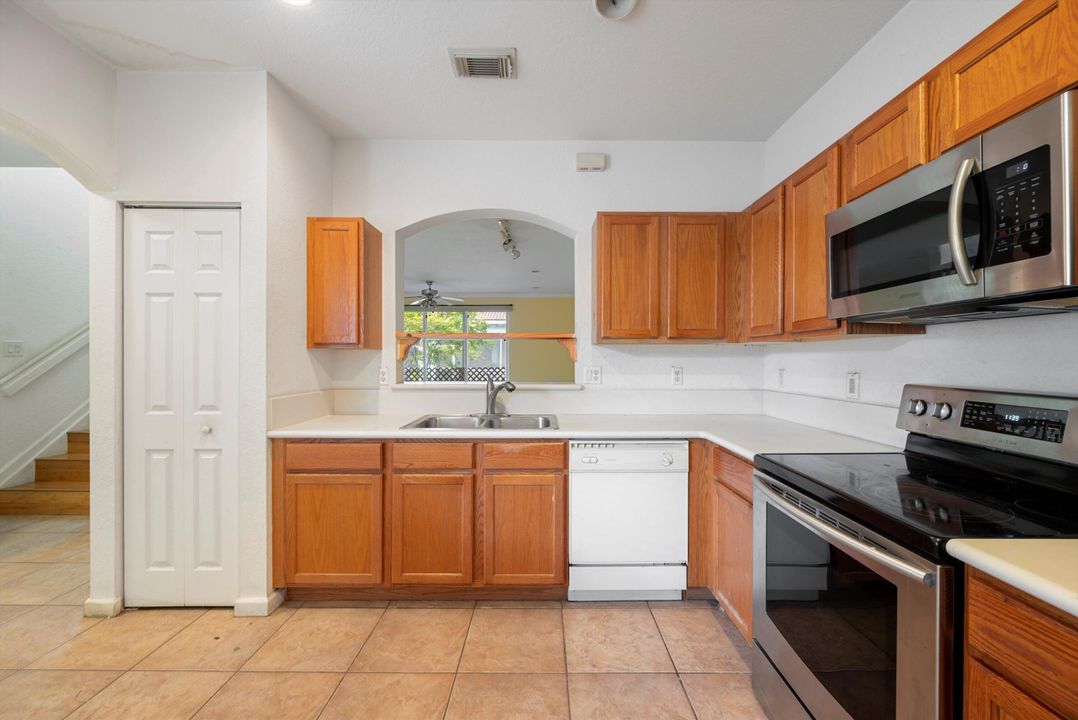 For Sale: $339,000 (3 beds, 2 baths, 1447 Square Feet)