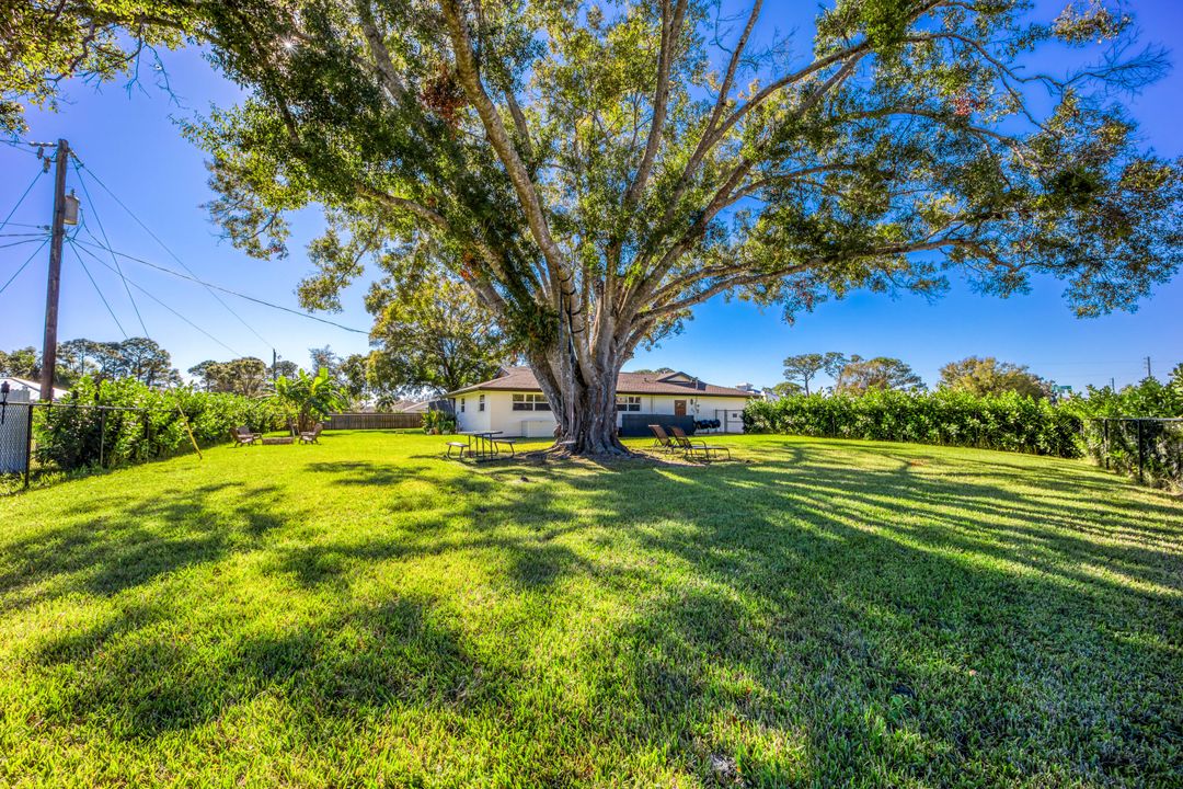 Active With Contract: $449,900 (4 beds, 3 baths, 1946 Square Feet)