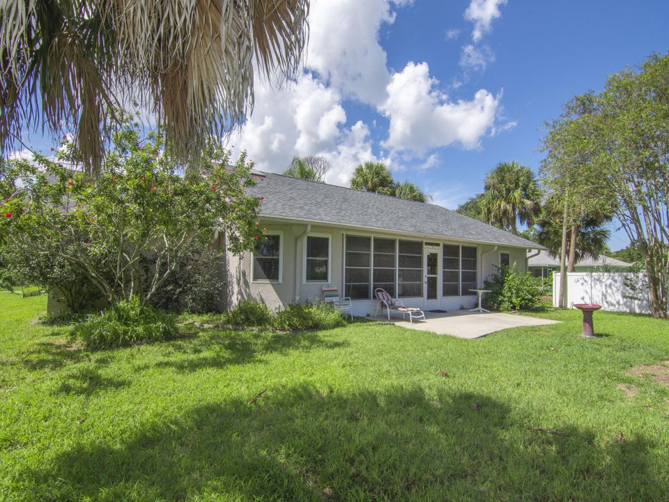 For Sale: $350,000 (3 beds, 2 baths, 1878 Square Feet)