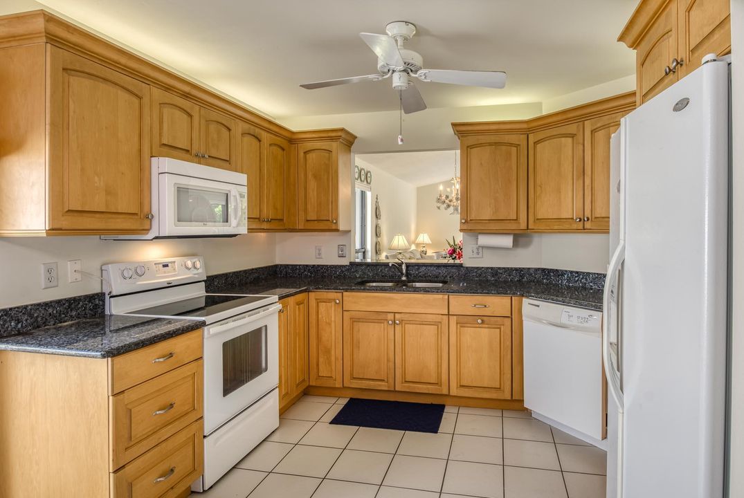 For Sale: $330,000 (2 beds, 2 baths, 1309 Square Feet)