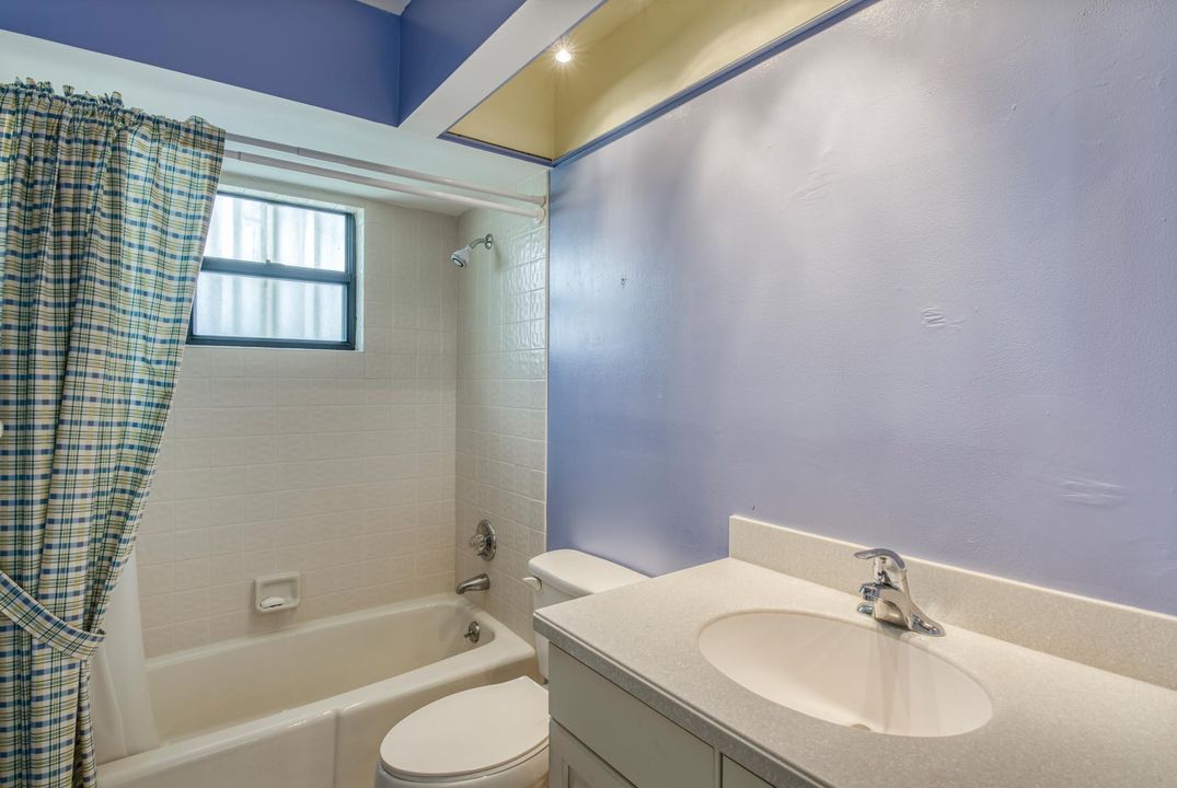 For Sale: $330,000 (2 beds, 2 baths, 1309 Square Feet)