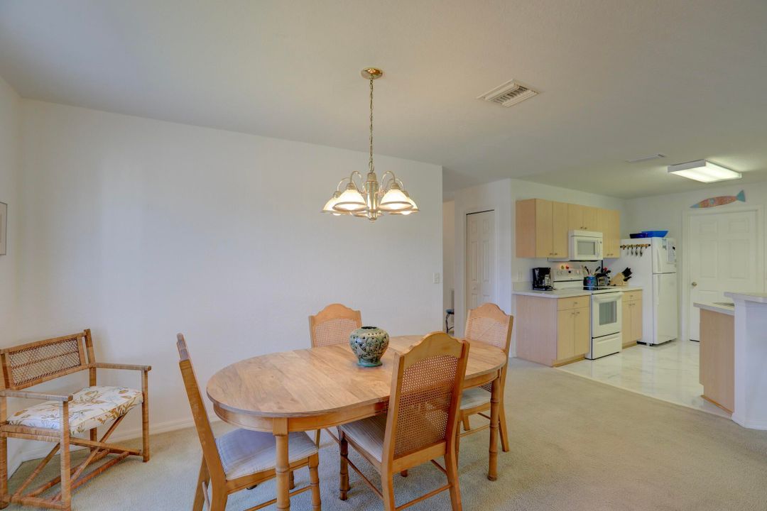 For Sale: $179,900 (2 beds, 2 baths, 1319 Square Feet)