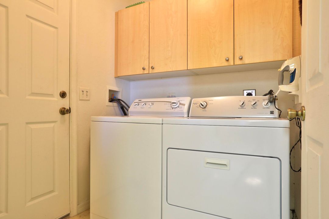 For Sale: $179,900 (2 beds, 2 baths, 1319 Square Feet)