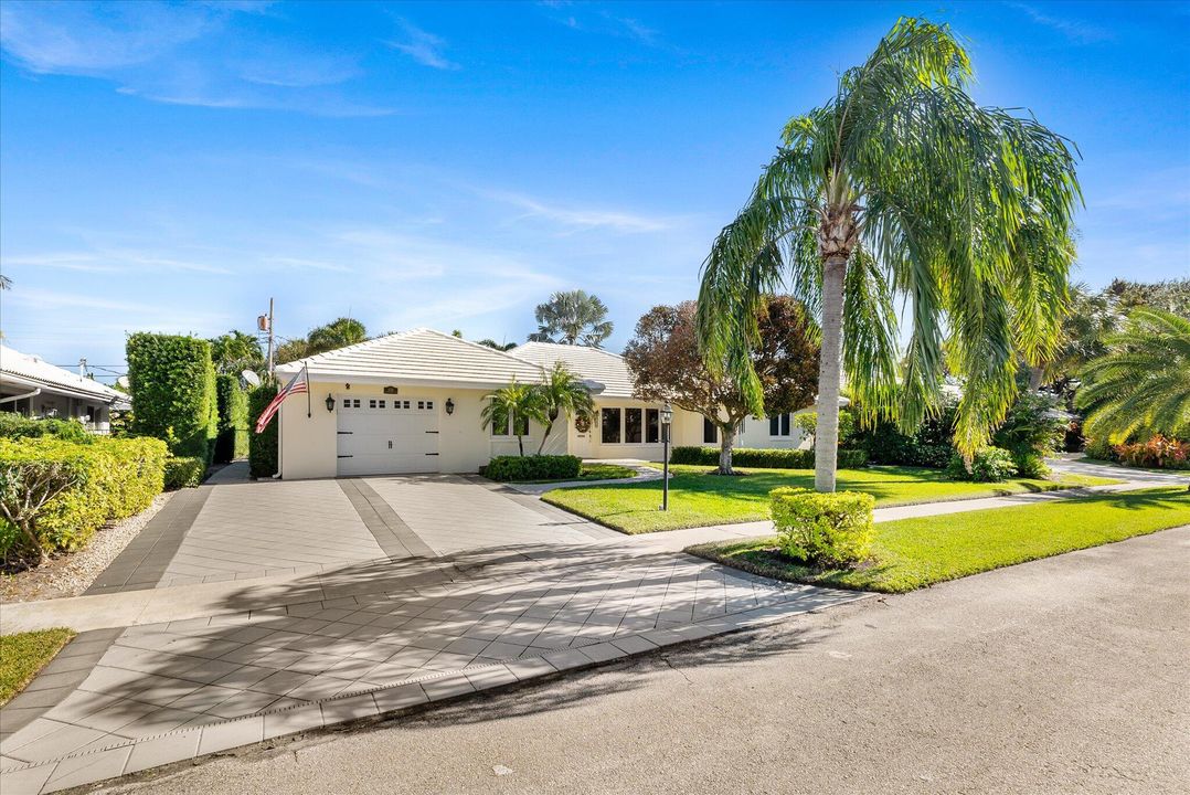 For Sale: $1,245,000 (3 beds, 3 baths, 2097 Square Feet)