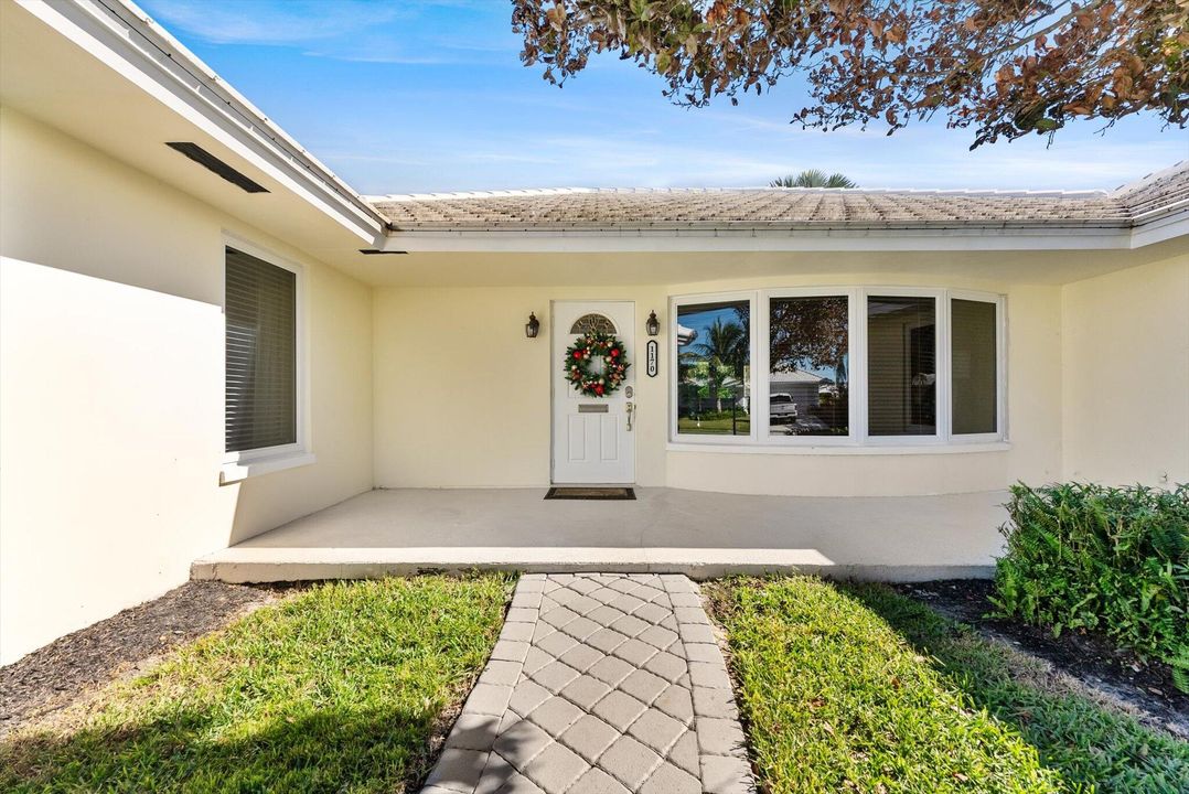 For Sale: $1,245,000 (3 beds, 3 baths, 2097 Square Feet)