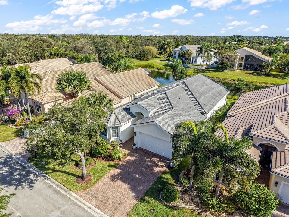 For Sale: $799,000 (3 beds, 2 baths, 2347 Square Feet)