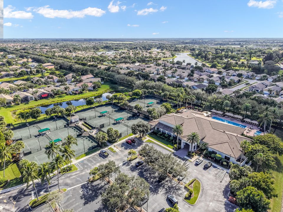 For Sale: $799,000 (3 beds, 2 baths, 2347 Square Feet)