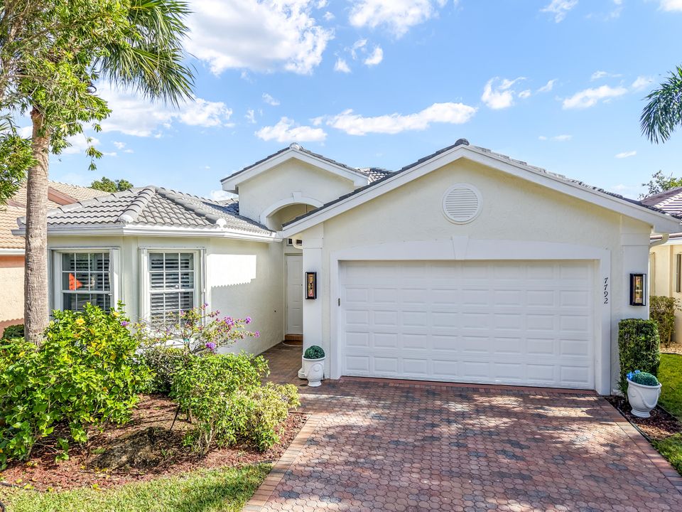 For Sale: $799,000 (3 beds, 2 baths, 2347 Square Feet)