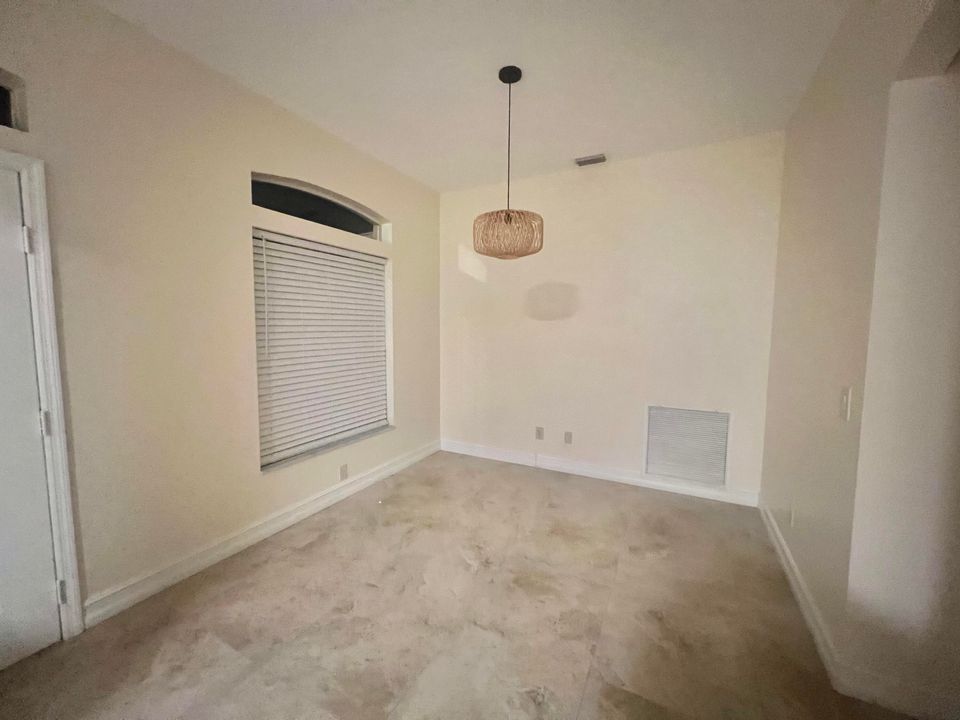 For Rent: $2,900 (3 beds, 2 baths, 1536 Square Feet)