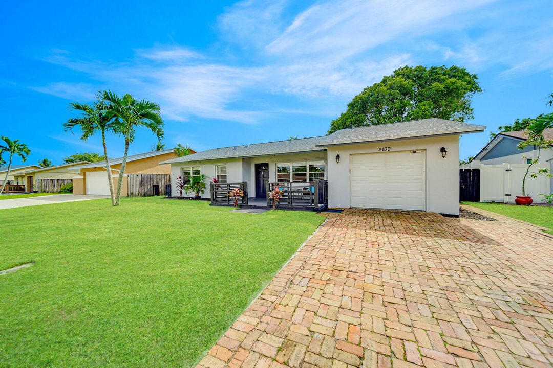 For Sale: $499,900 (3 beds, 2 baths, 1335 Square Feet)