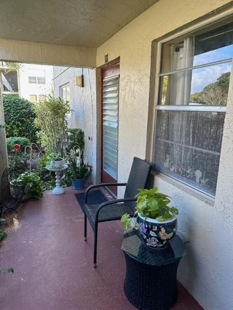 For Sale: $154,900 (2 beds, 2 baths, 925 Square Feet)