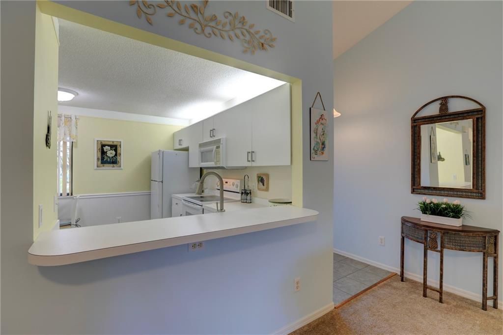 For Sale: $249,900 (2 beds, 2 baths, 1060 Square Feet)