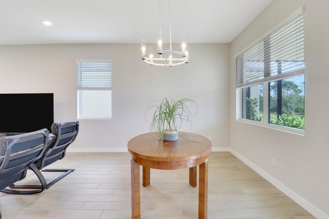 For Sale: $599,000 (3 beds, 2 baths, 1816 Square Feet)