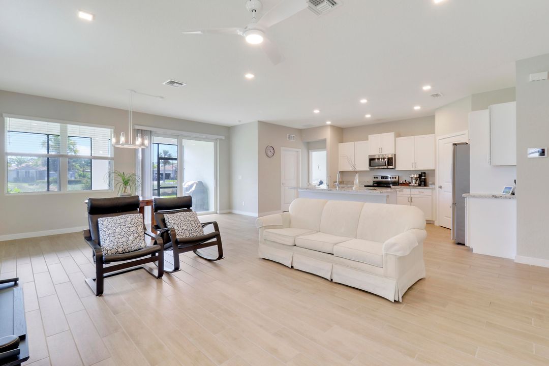 For Sale: $599,000 (3 beds, 2 baths, 1816 Square Feet)