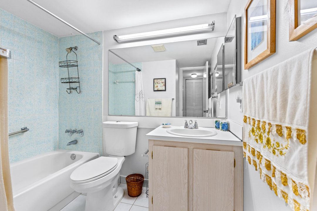 Под контрактом: $115,000 (2 спален, 2 ванн, 924 Квадратных фут)