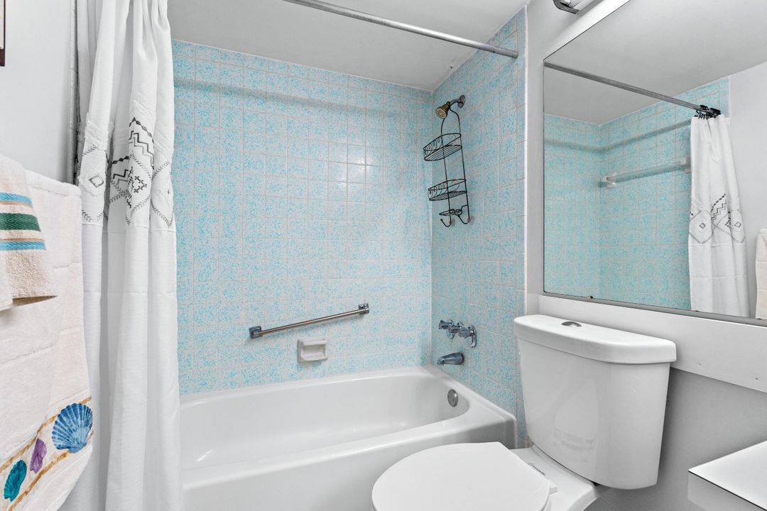 Под контрактом: $115,000 (2 спален, 2 ванн, 924 Квадратных фут)