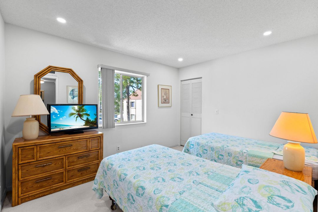 Под контрактом: $115,000 (2 спален, 2 ванн, 924 Квадратных фут)