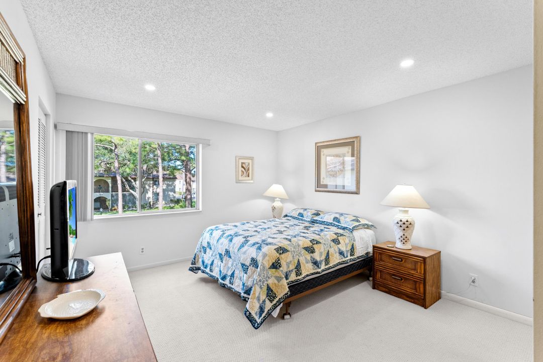 Под контрактом: $115,000 (2 спален, 2 ванн, 924 Квадратных фут)